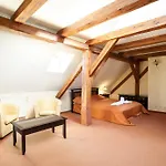 Hirscher Loft *